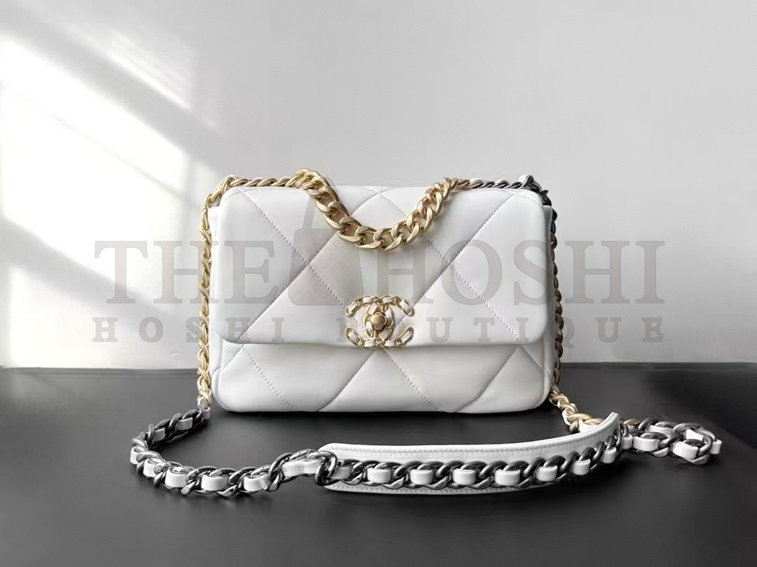 Ch**el Women CC 19 Flap Bag Calfskin Gold Silver-Tone Metal White Master Quality