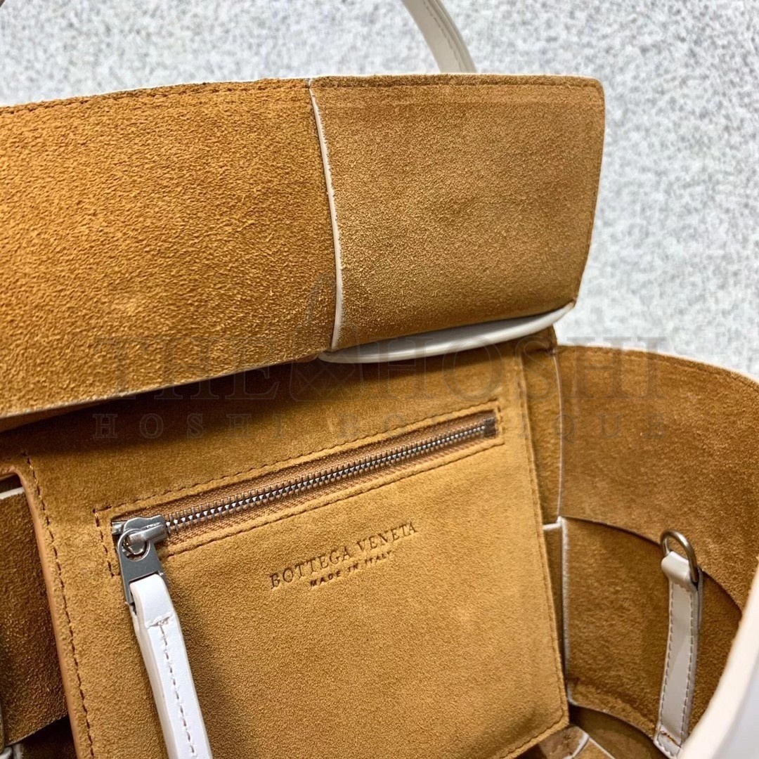 B0tt*ga Ven*ta Mini Arco Bag In White Intrecciato Calfskin Master Quality