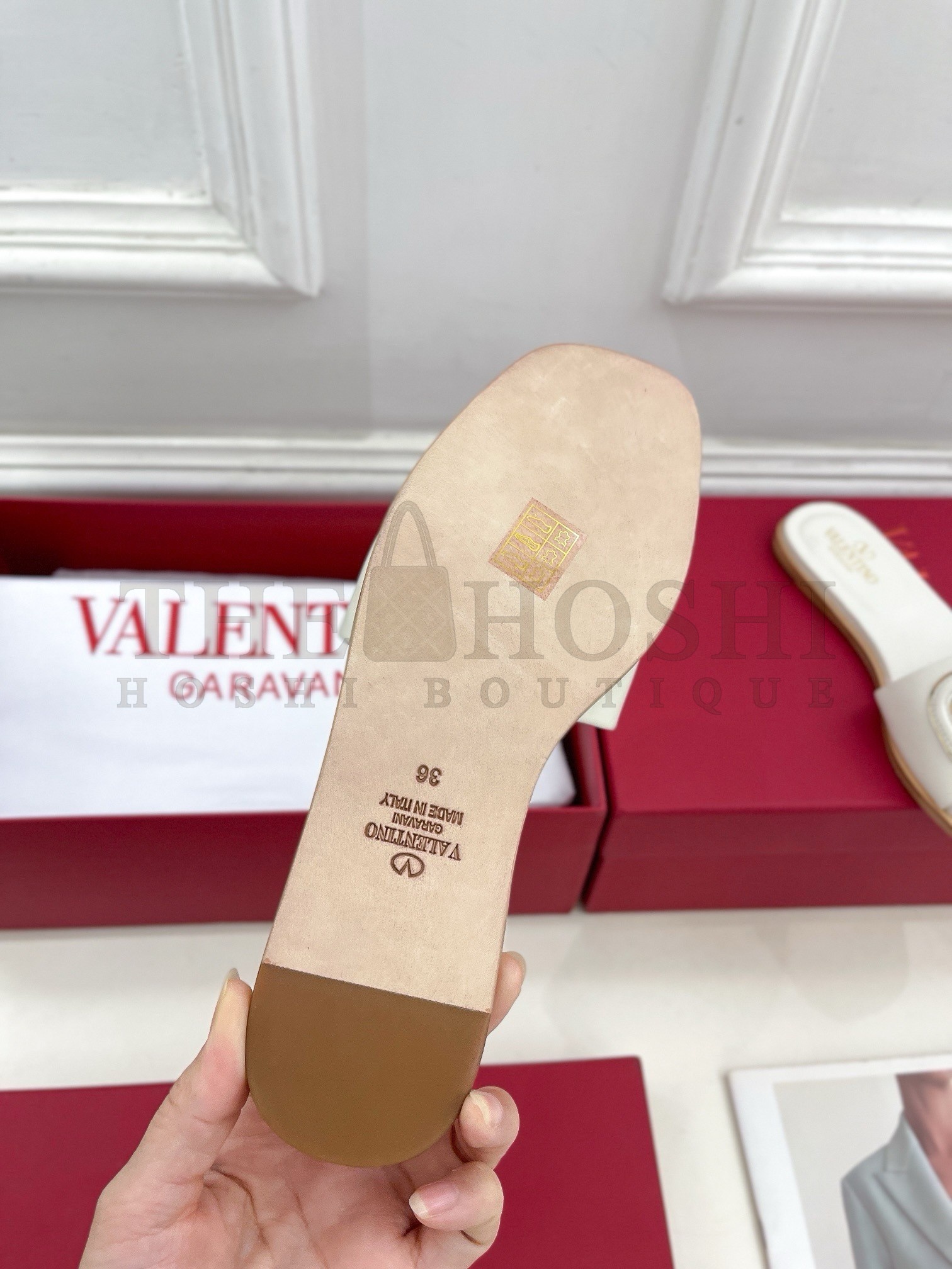 Va1e*ntin0 VLogo Cut-out Slide Sandals in White Leather Master Quality