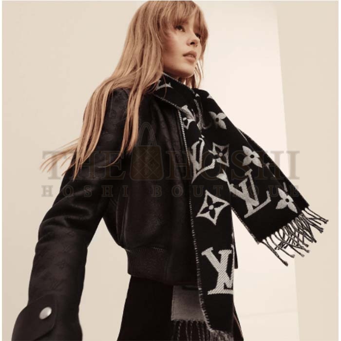 L0vis Vvtt0n LV Unisex Simply LV Scarf Black Fringed Finish Contrasting Monogram Motif Master Quality
