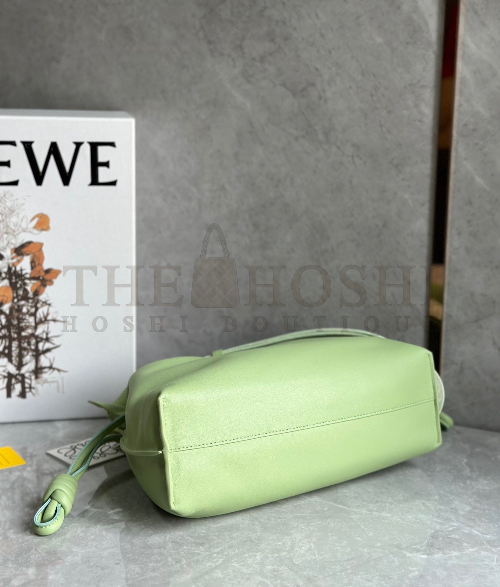 L0ew* Flamenco Clutch Bag In Lime Green Leather Master Quality