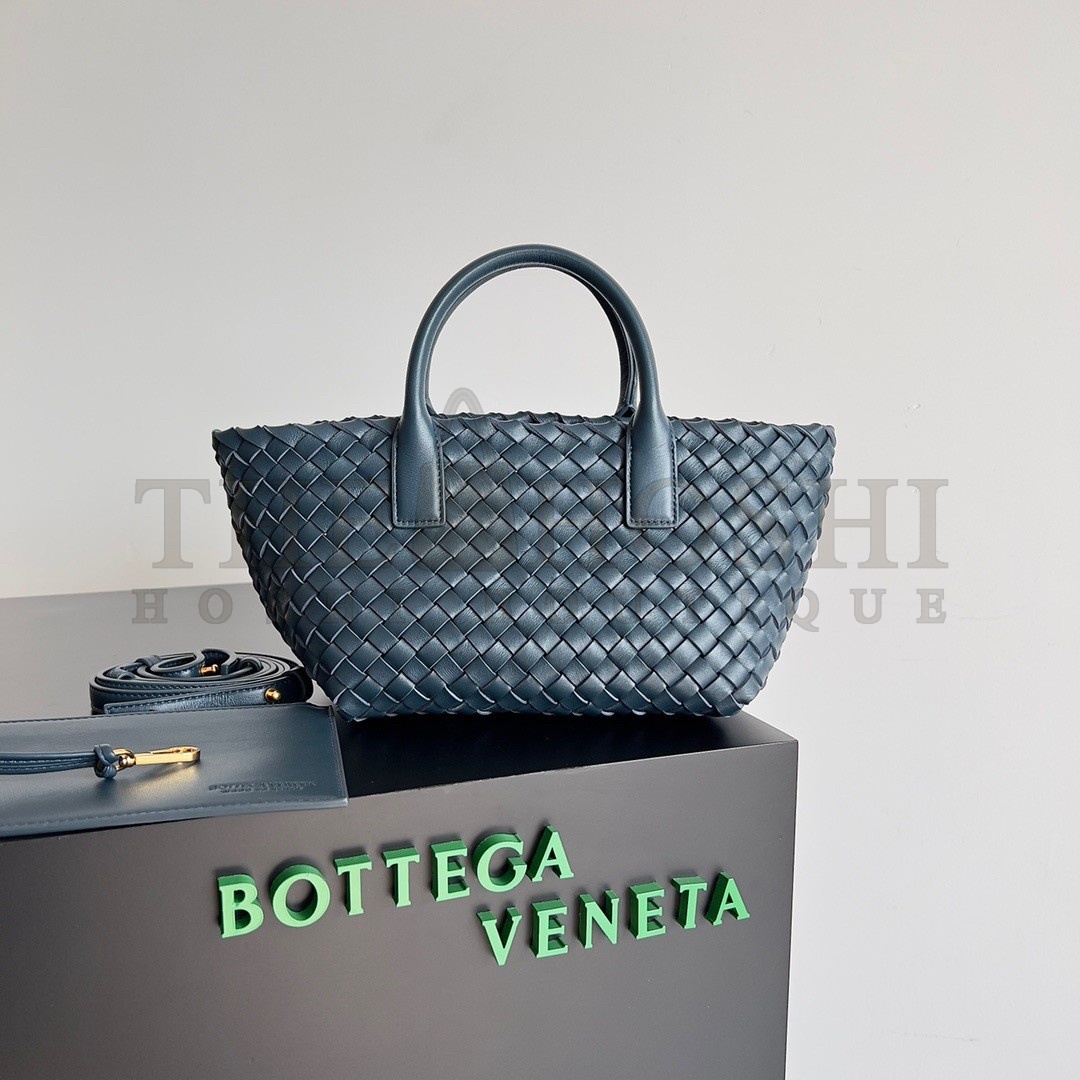 B0tt*ga Ven*ta Cabat Mini Bag In Navy Blue Intrecciato Lambskin Master Quality
