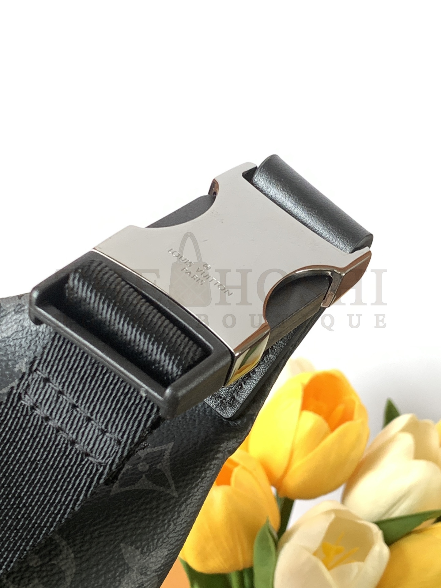 L0vis Vvtt0n LV Men Discovery Bumbag PM Grey Monogram Eclipse Canvas M46035 Master Quality