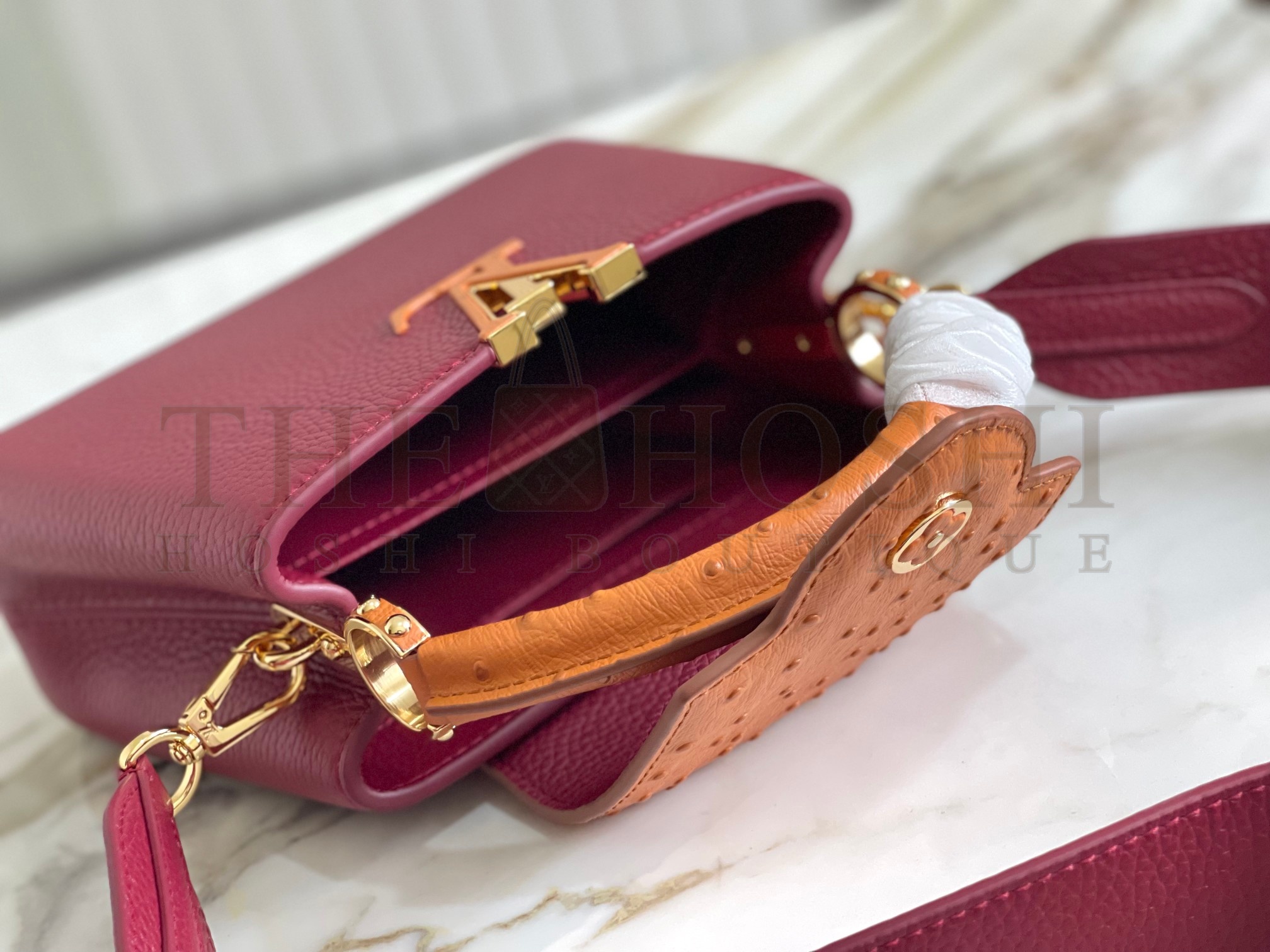 L0vis Vvtt0n LV Women Capucines Mini Handbag Red Taurillon Ostrich Leather Master Quality