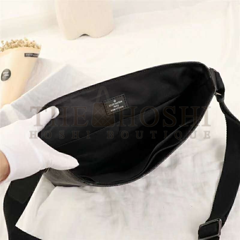 L0vis Vvtt0n LV Men District MM Bag in Monogramme Eclipse Canvas-Grey Master Quality