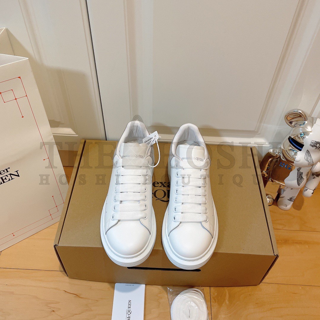 A1exa*der Mcqv*en Women