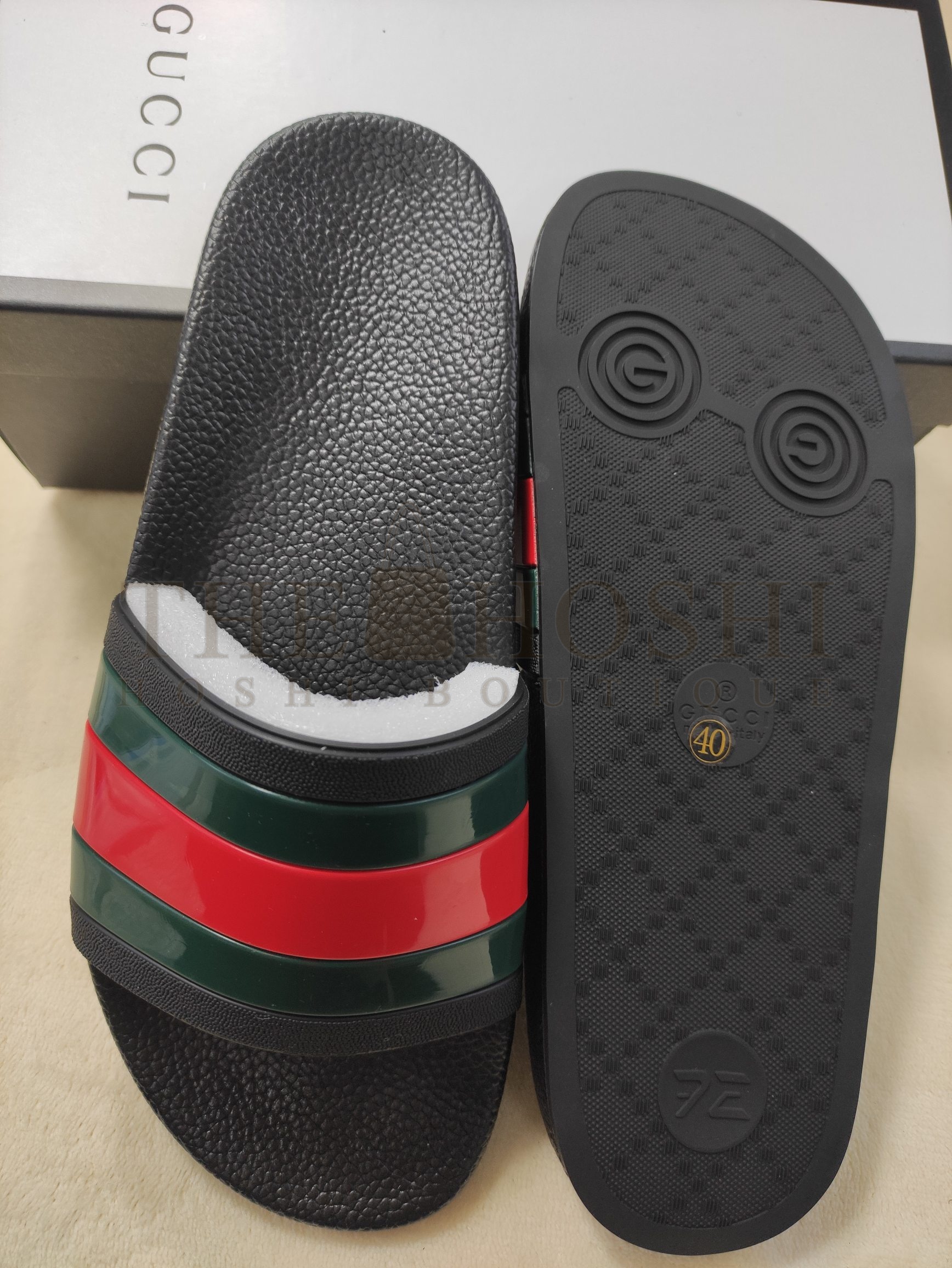 Gvc*1 Web Stripe Slides – Black Rubber Sandals with Red & Green Bands, Unisex Sizes Available Master Quality