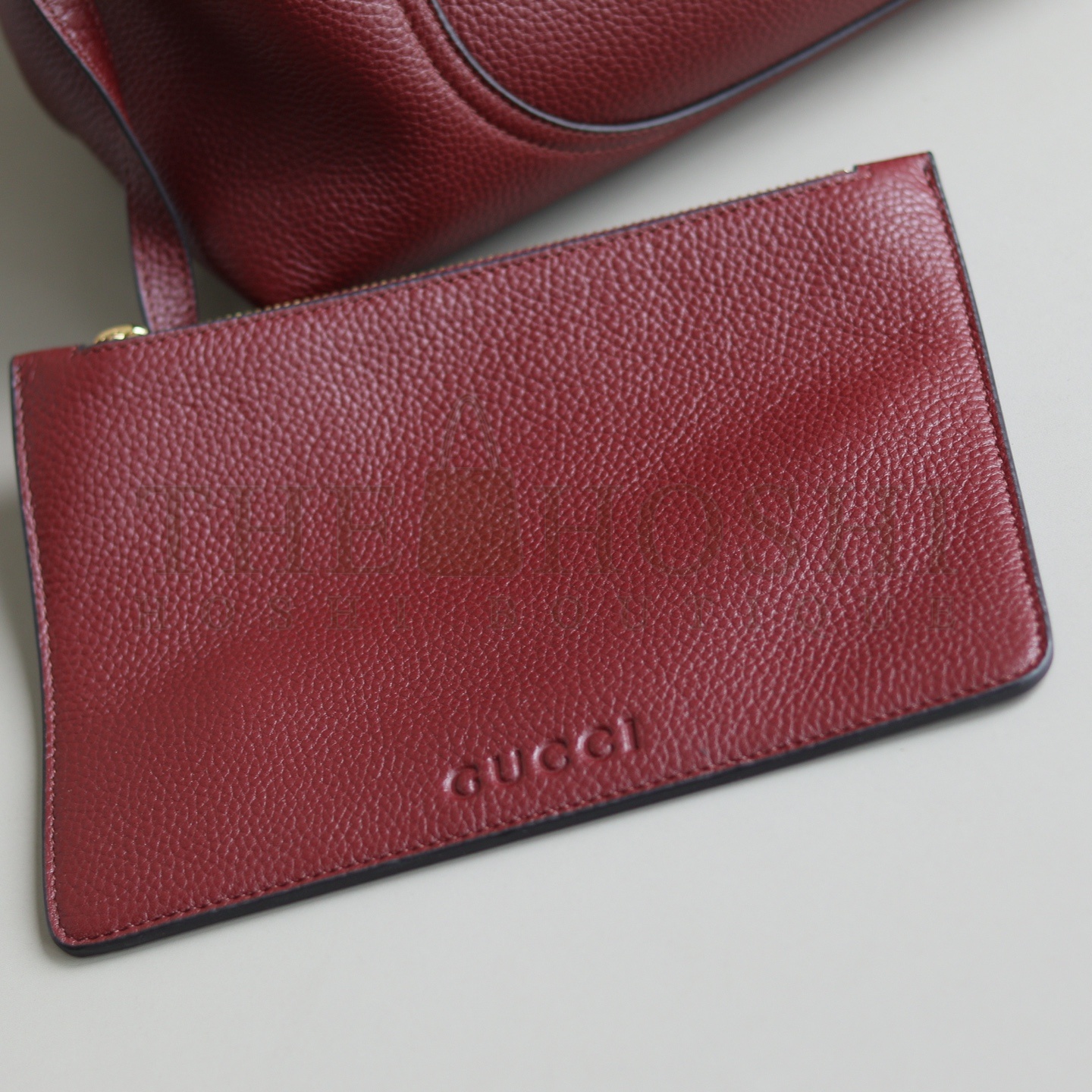 Gvc*1 Softbit Large Hobo Shoulder Bag – Burgundy Grained Leather, Detachable Handle, Magnetic Closure, 46 x 26 x 16 cm Master Quality