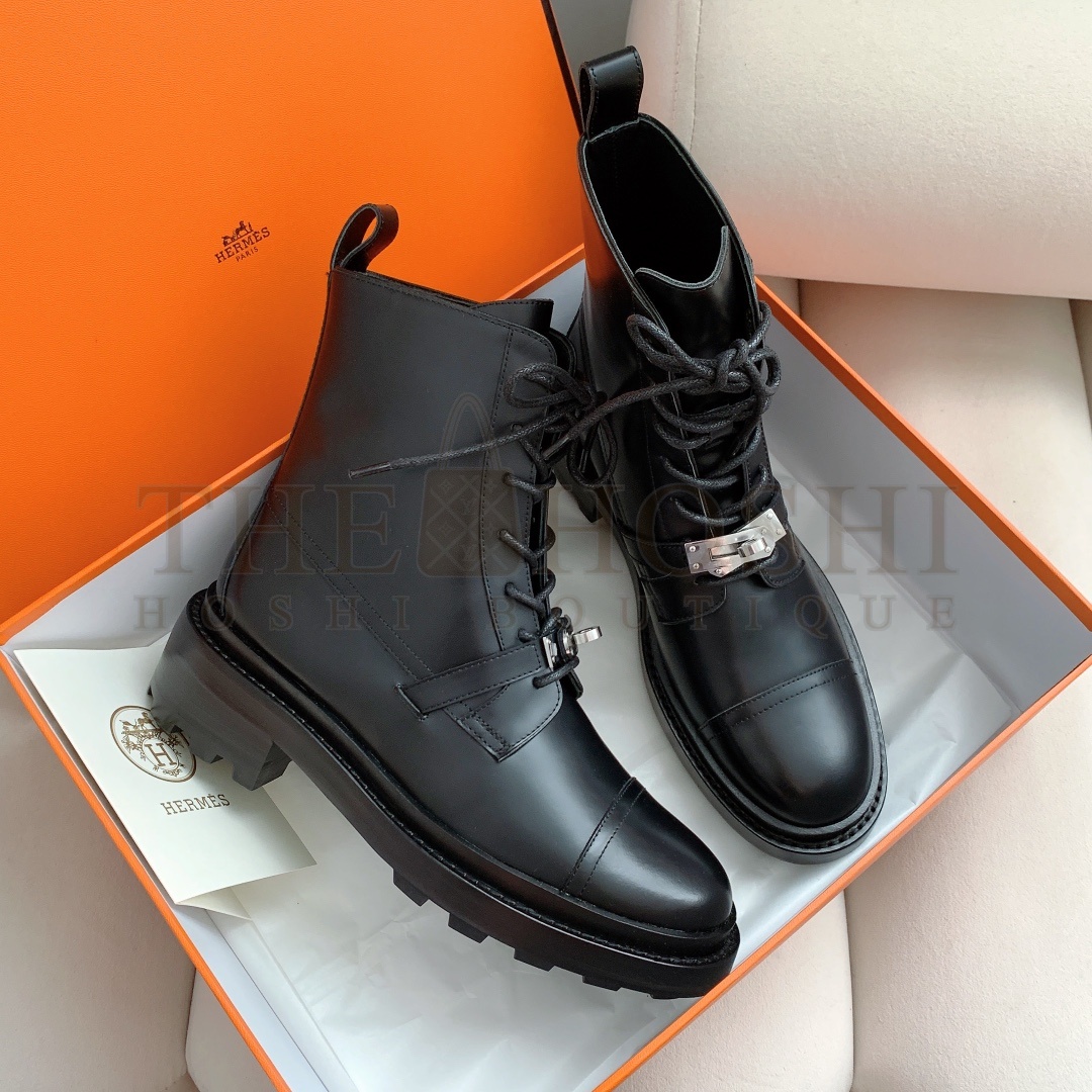 H**me5 Kelly Funk Short Boots 22AW Black Calfskin 4.8cm Heel Master Quality