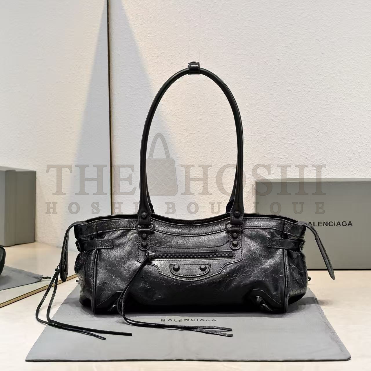 Ba1en*iaga Classic City Long Handle Leather Shoulder Bag Black 39x16x20cm Master Quality
