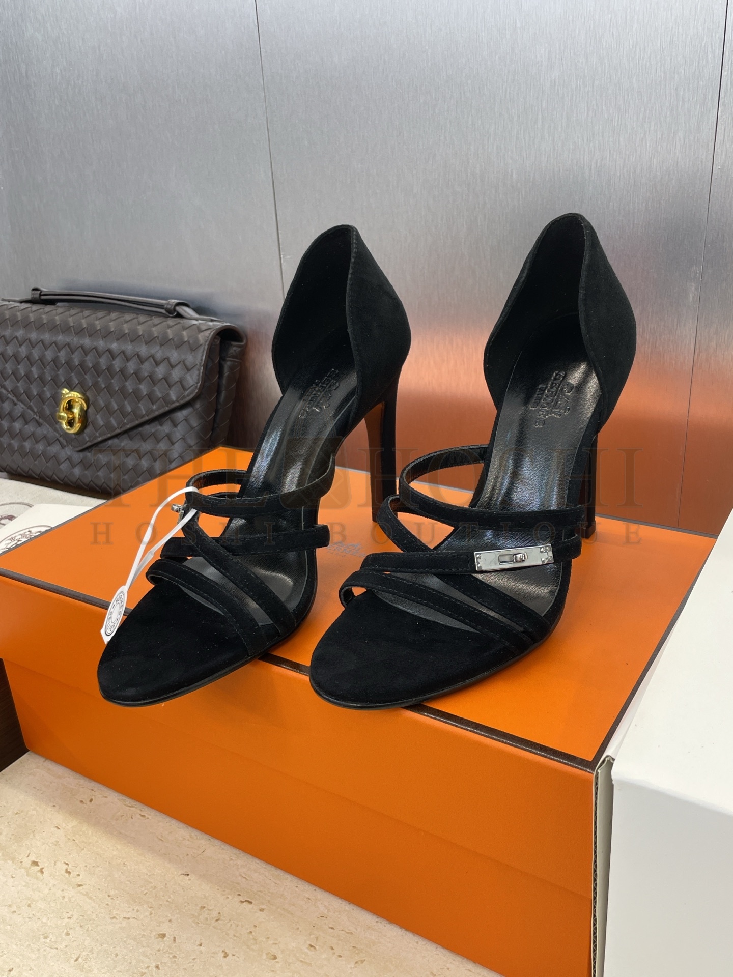 H**me5 H Lullaby Kelly Buckle Heels 2025 Collection Black Suede Leather 9cm Master Quality