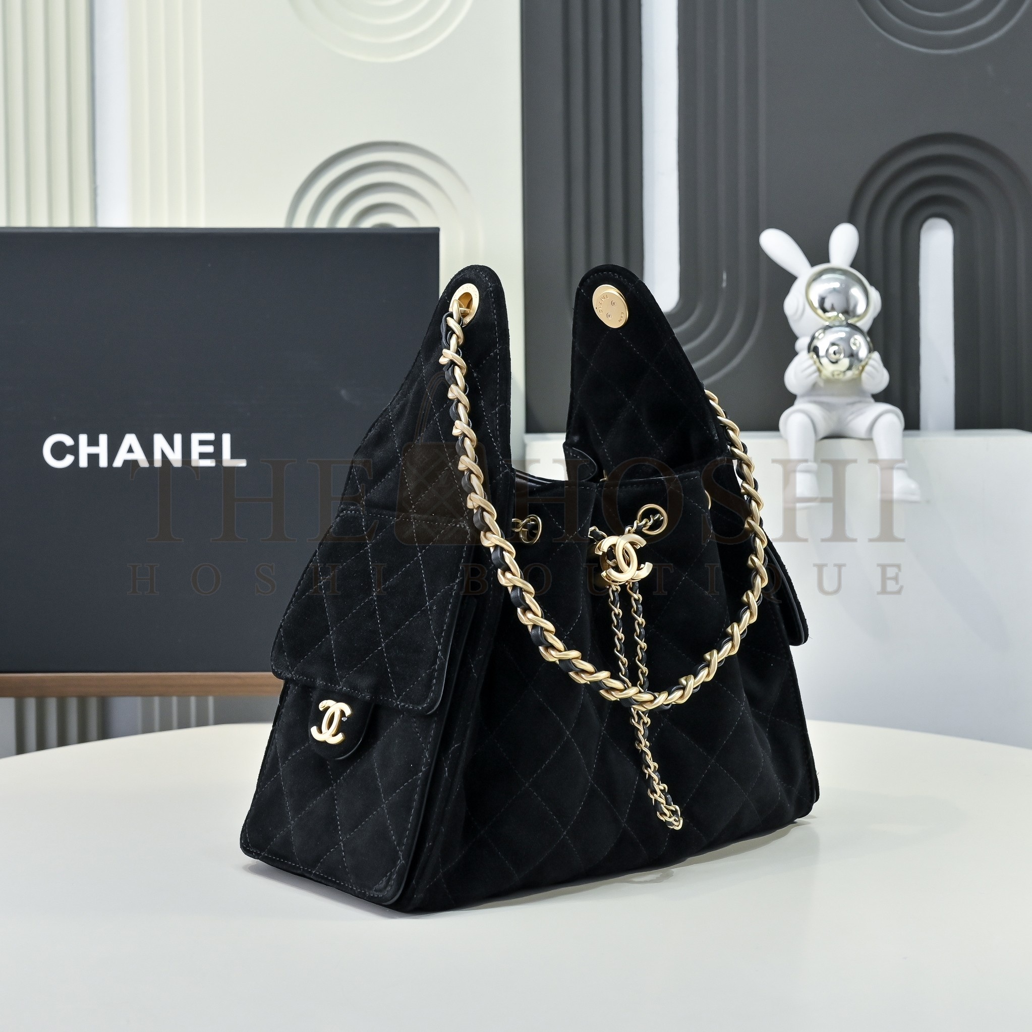 Ch**el 25C Hobo AS52931 Hobo Drawstring Bag Black Sude Leather with Gold Chain 30x26x14CM Master Quality