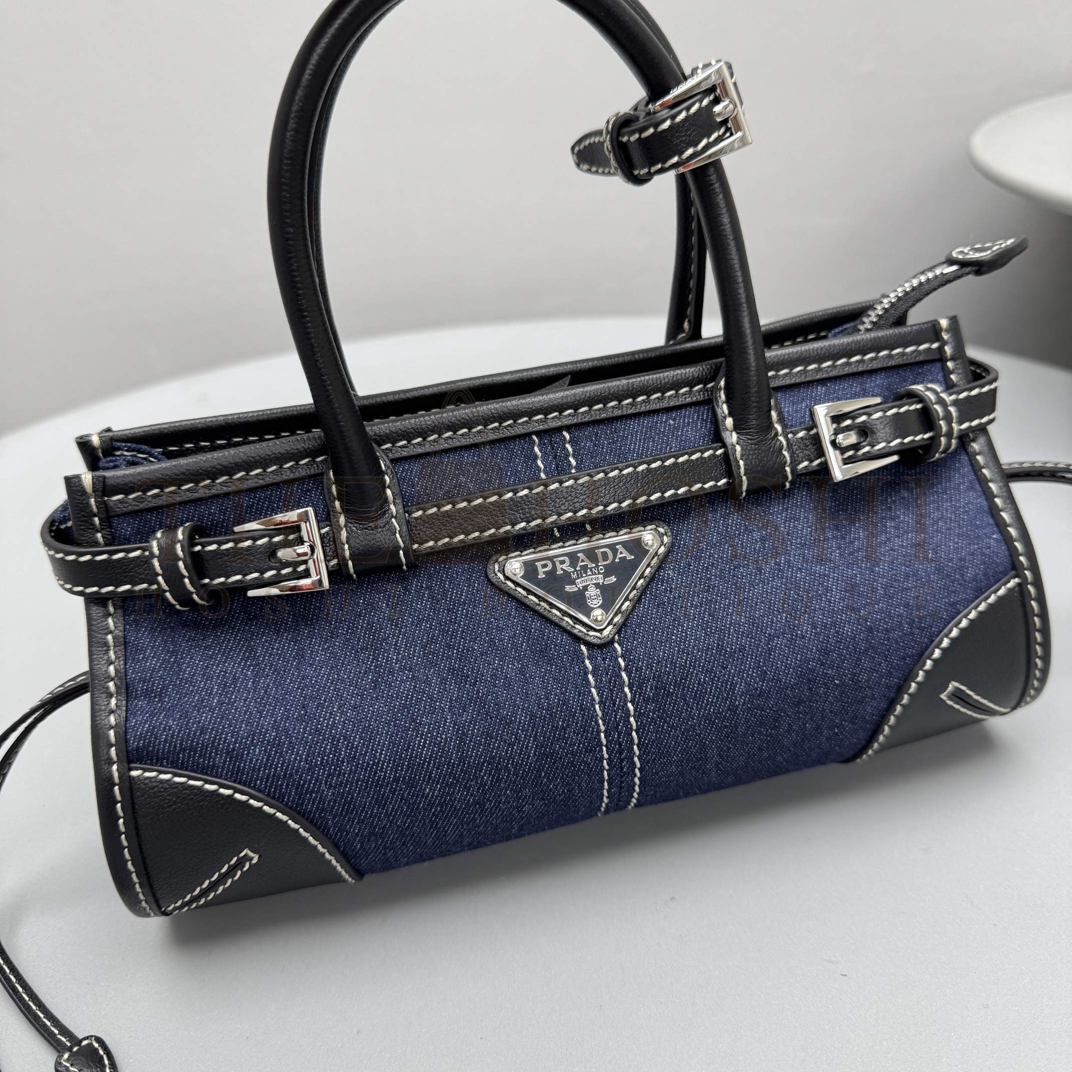 Pra*a mini LEATHER SHOULDER BAG IN bag size:24x8.5x13cm Master Quality