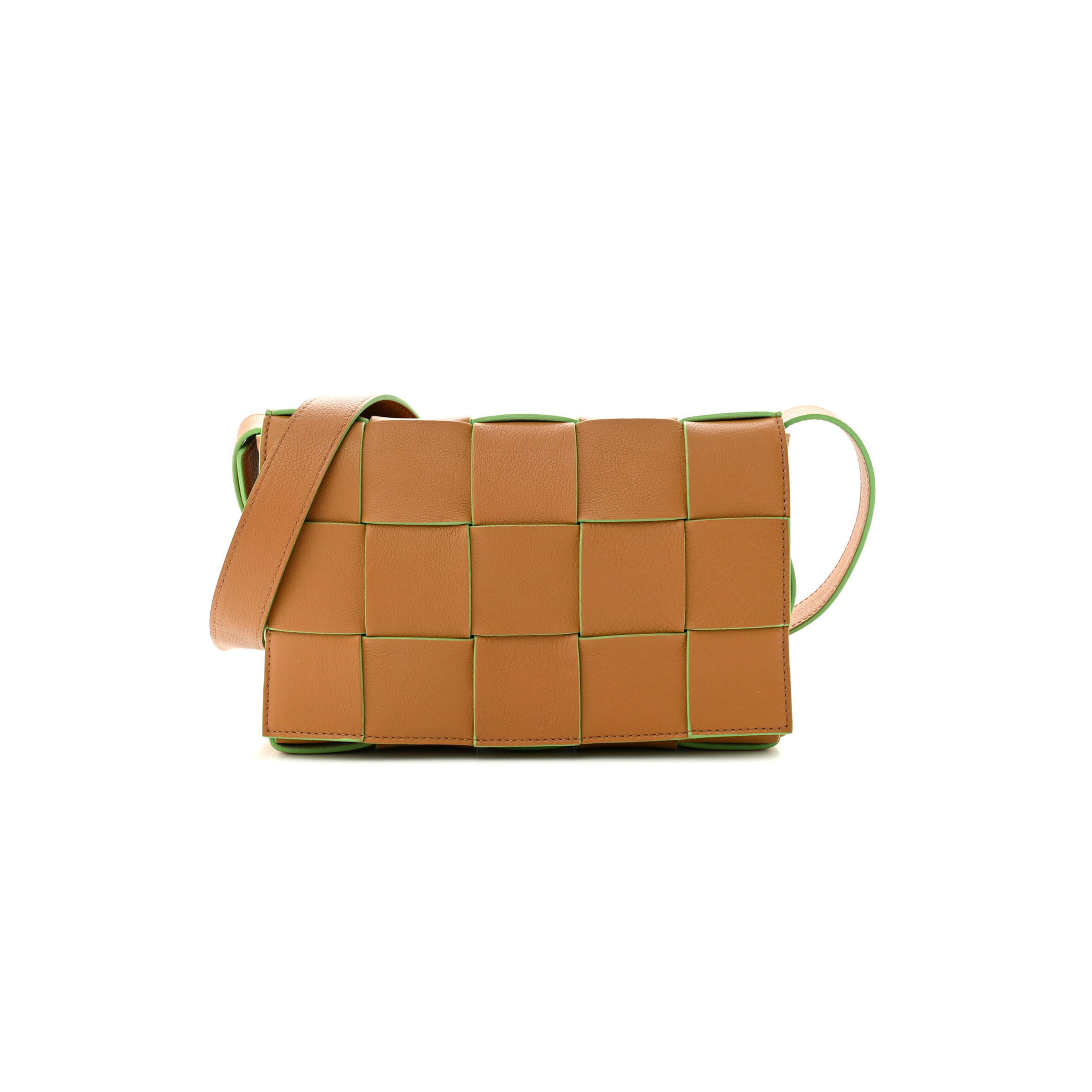 B0tt*ga Ven*ta GRAINED CALFSKIN MAXI INTRECCIATO CASSETTE CROSSBODY BAG CARAMEL PISTACHIO (23*15*5.5cm) Master Quality