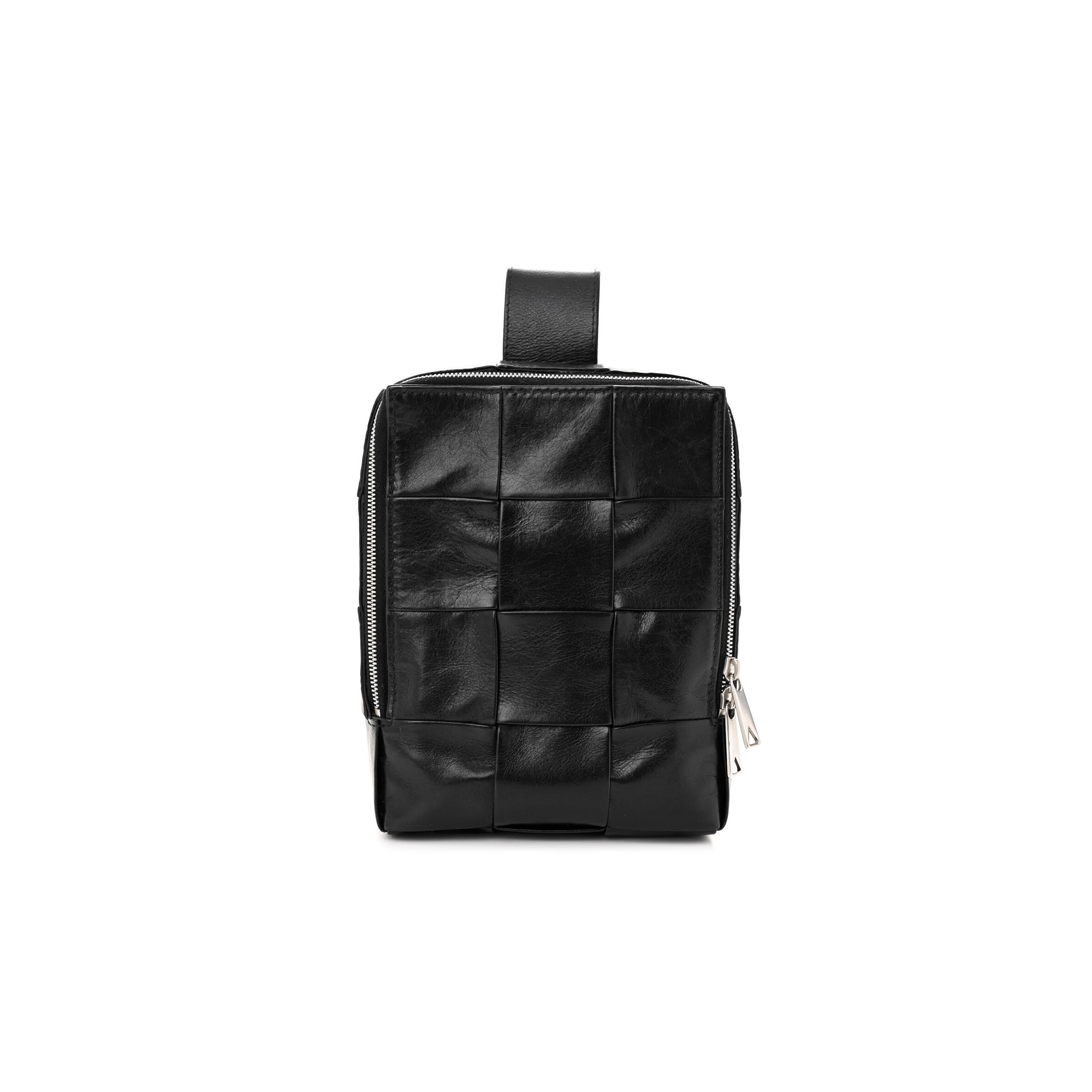 B0tt*ga Ven*ta PAPER CALFSKIN INTRECCIO MINI CASSETTE SLING BAG BLACK (19*13*5cm) Master Quality