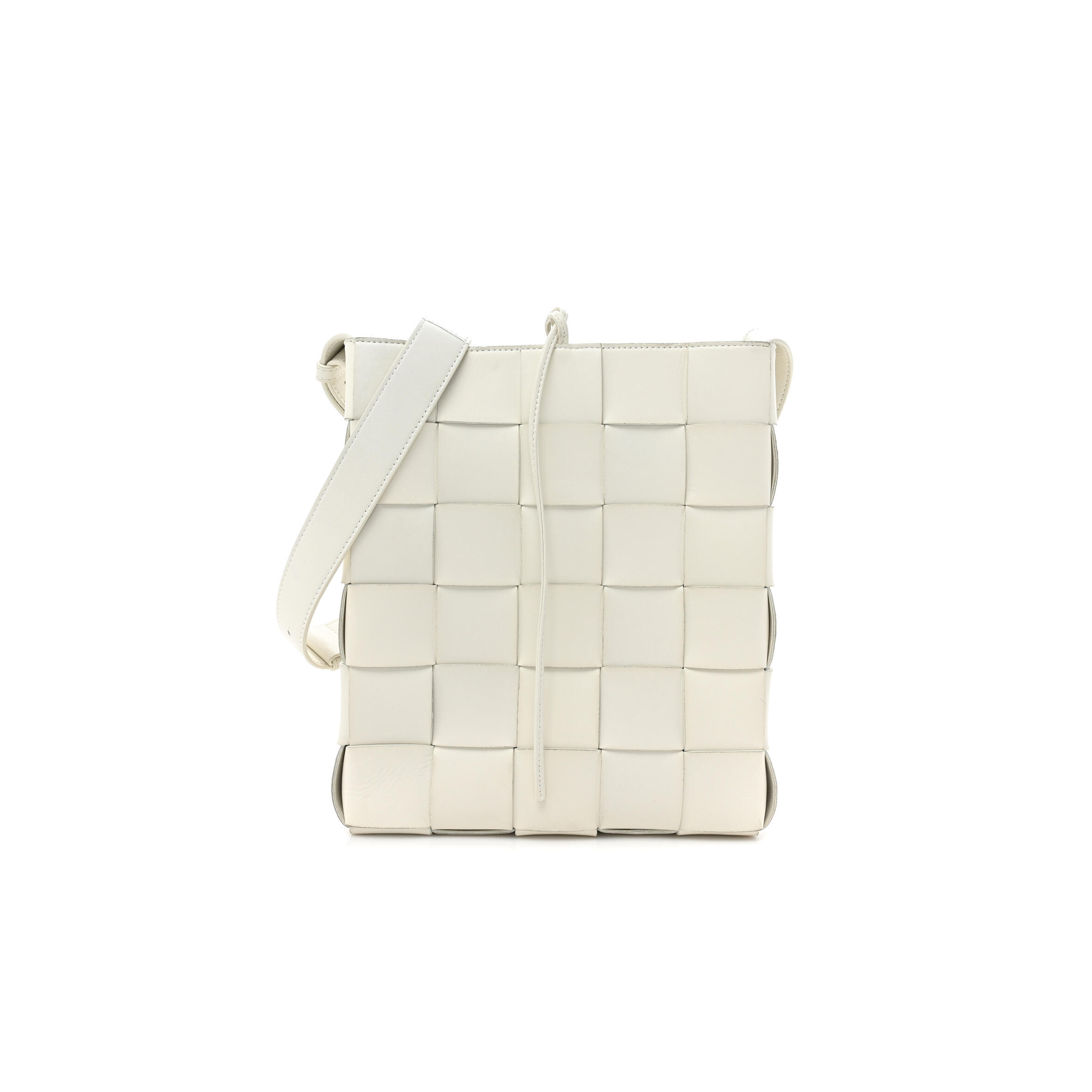 B0tt*ga Ven*ta LAMBSKIN MAXI INTRECCIATO CASSETTE MESSENGER CHALK  (26*23*5cm) Master Quality