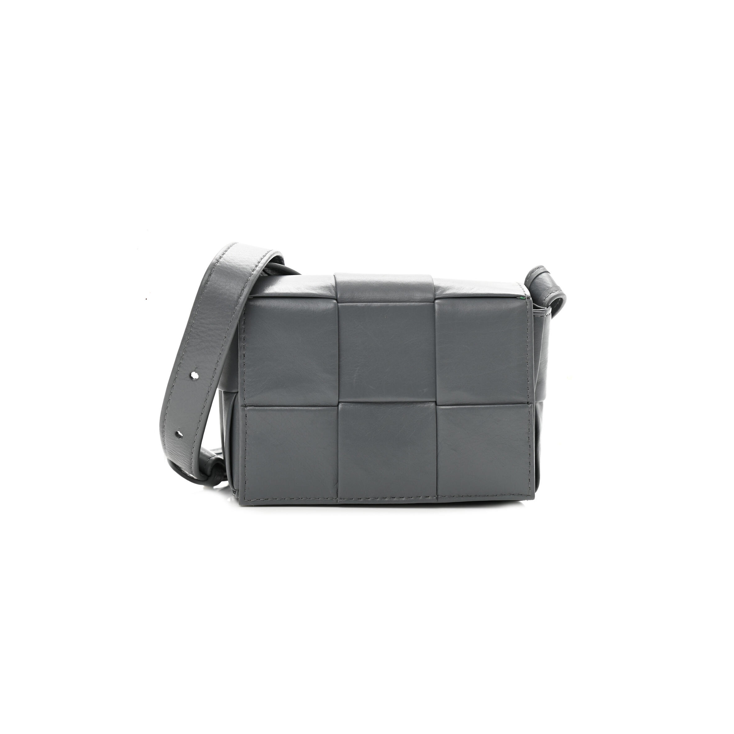 B0tt*ga Ven*ta CRINKLED LAMBSKIN MAXI INTRECCIATO EXTRA MINI CASSETTE CROSSBODY BAG GREY (13*9*5cm) Master Quality