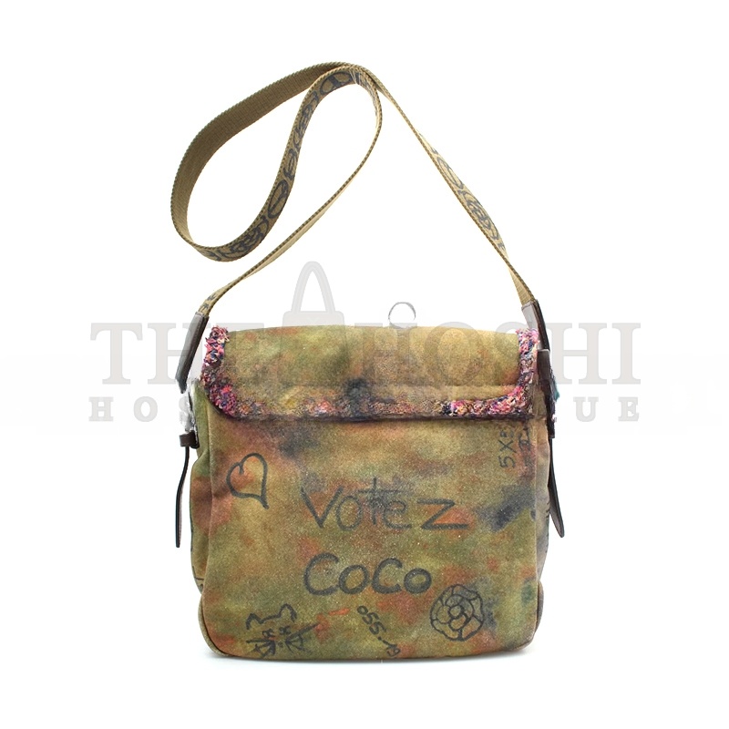 Ch**el GRAFFITI ON THE PAVEMENTS SHOULDER BAG 365009 (30*30*18cm) Master Quality