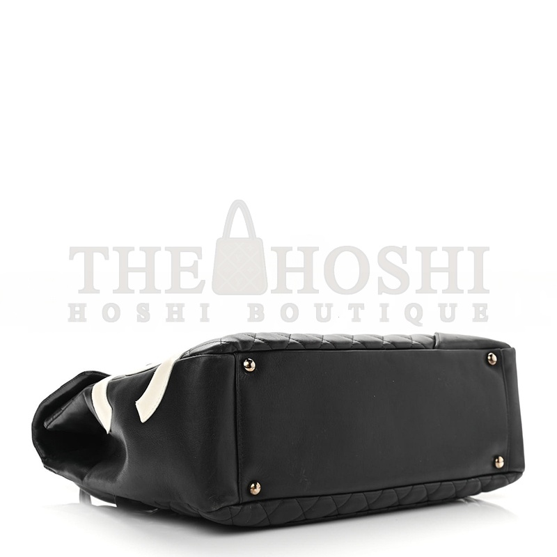 Ch**el CALFSKIN QUILTED LARGE CAMBON FLAP BLACK WHITE (33*24*11cm) Master Quality