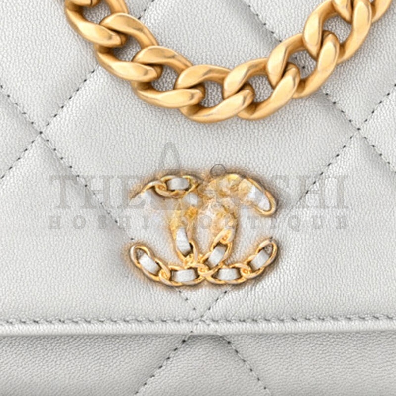 Ch**el METALLIC LAMBSKIN QUILTED 19 WALLET ON CHAIN WOC 1191203 (19*11*3cm) Master Quality