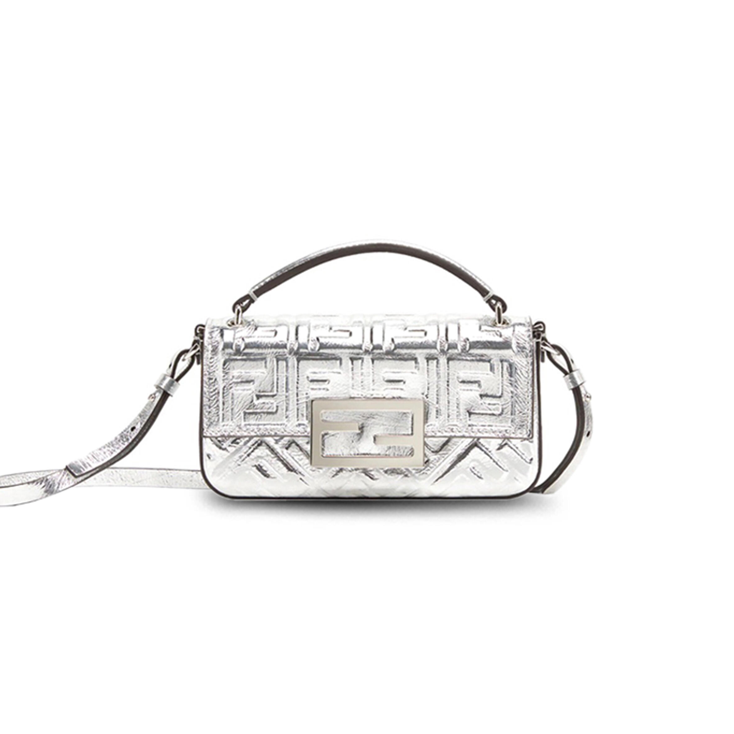 F**di BAQUETTE EMBOSSED FF POUCH 7AS142ALVLF0MK5 (18.5*10*2.5cm) Master Quality