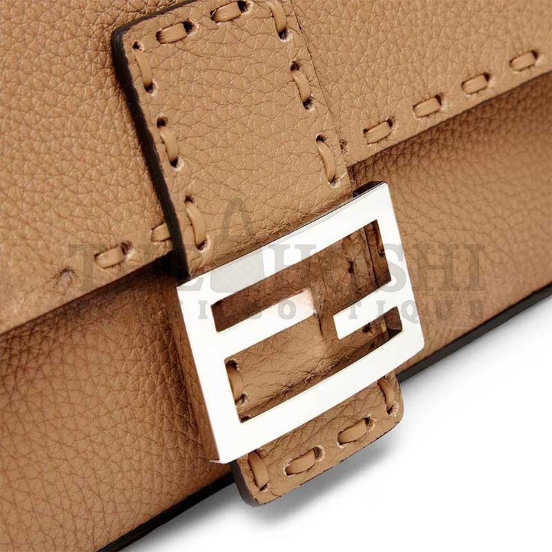 F**di BAGUETTE 8BR600ARBBF0EMR (28*15*6.5cm) Master Quality