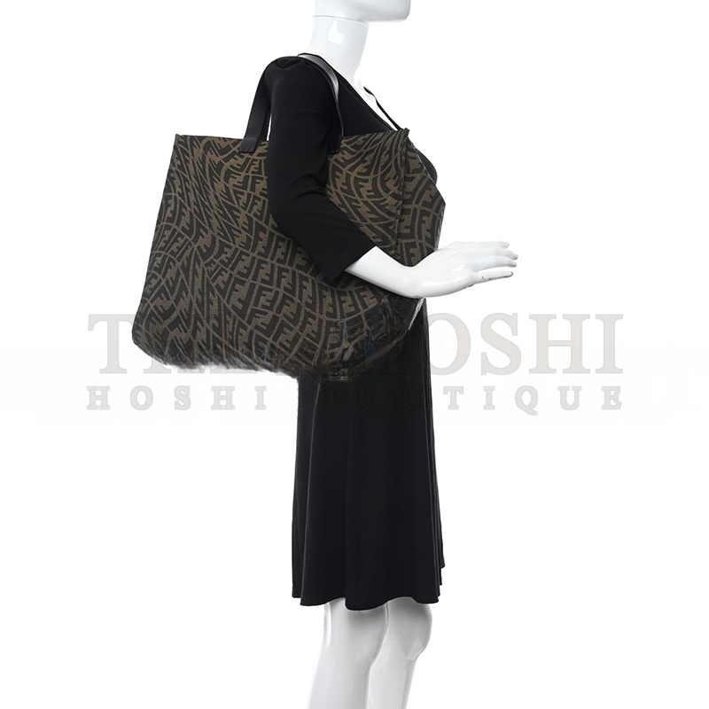 F**di X SARAH COLEMAN FABRIC JACQUARD VITELLO KING FF VERTIGO SHOPPING TOTE BAG TOBACCO MORO BLACK (39*35*19cm) Master Quality