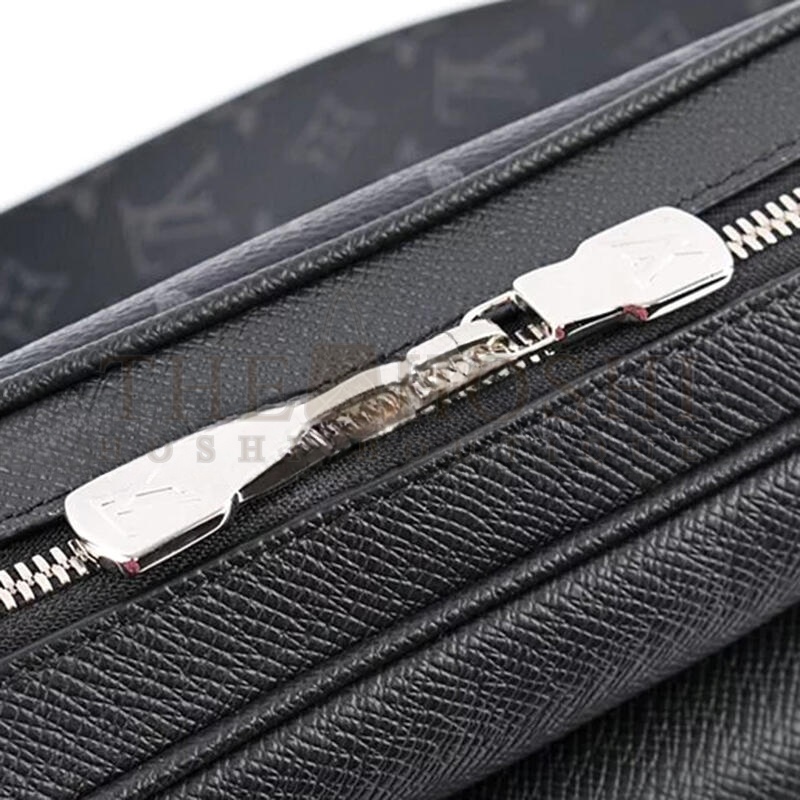 L0vis Vvtt0n OUTDOOR MESSENGER M30233 (29.5*20*10.5cm) Master Quality