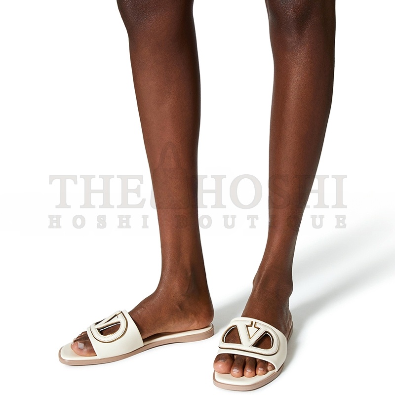 Va1e*ntin0 VLOGO CUT-OUT CALFSKIN SLIDE SANDAL WS0IB0RLL_B24 Master Quality